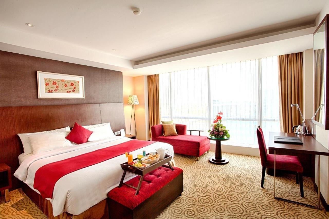 The Alana Surabaya Hotell Eksteriør bilde