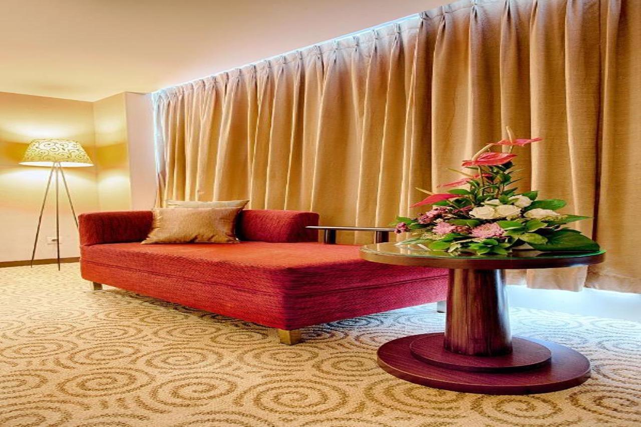 The Alana Surabaya Hotell Eksteriør bilde