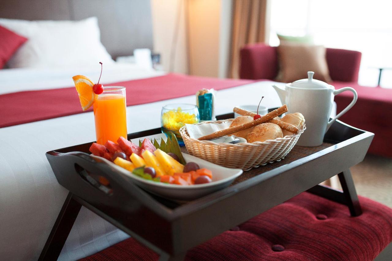 The Alana Surabaya Hotell Eksteriør bilde