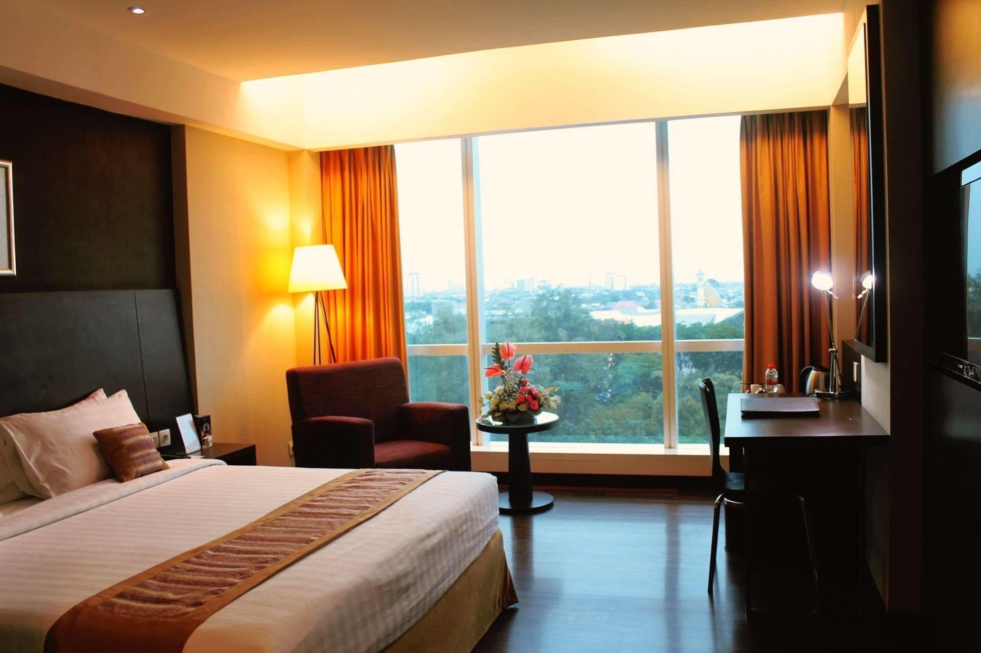 The Alana Surabaya Hotell Eksteriør bilde