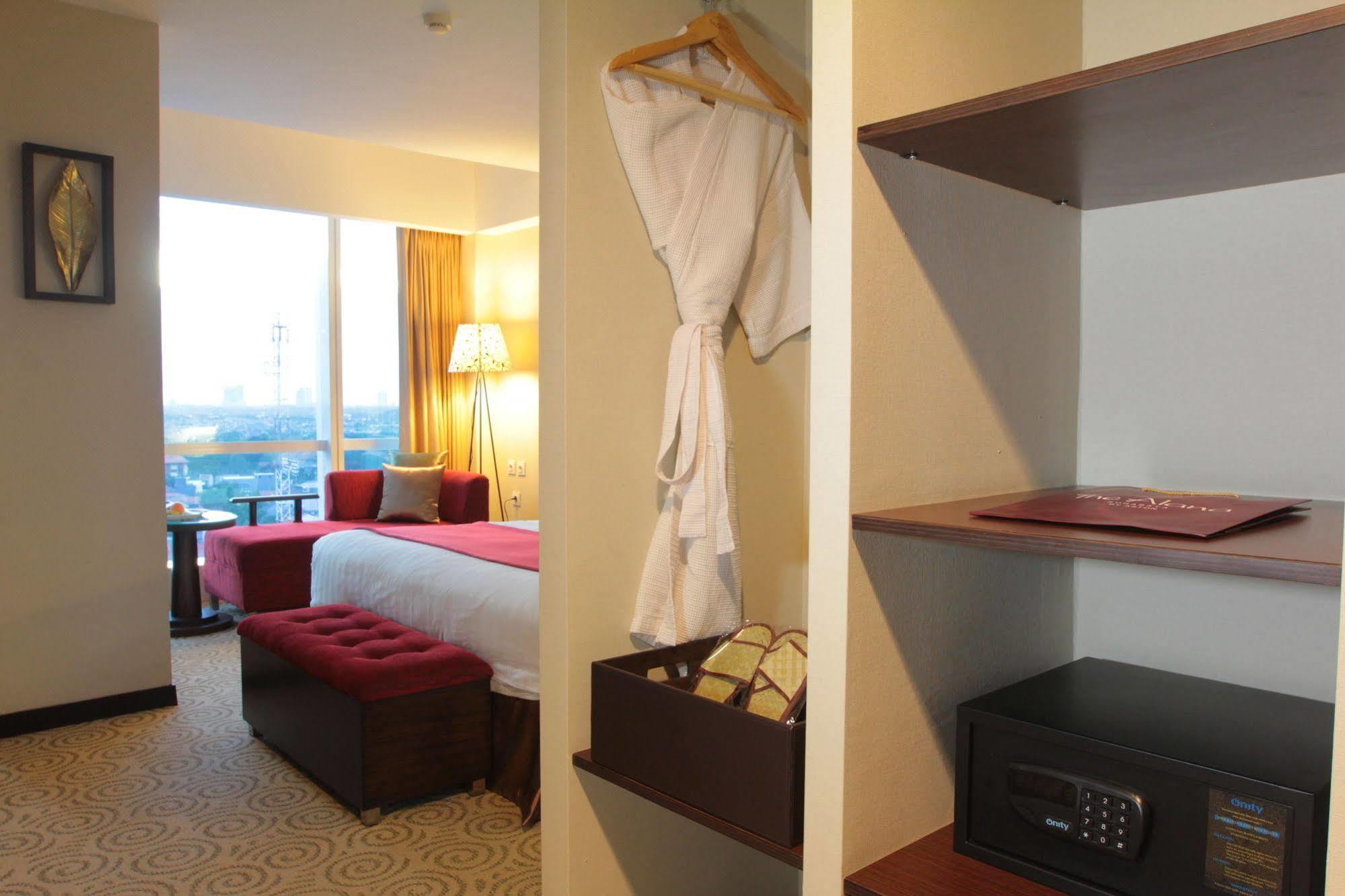 The Alana Surabaya Hotell Eksteriør bilde