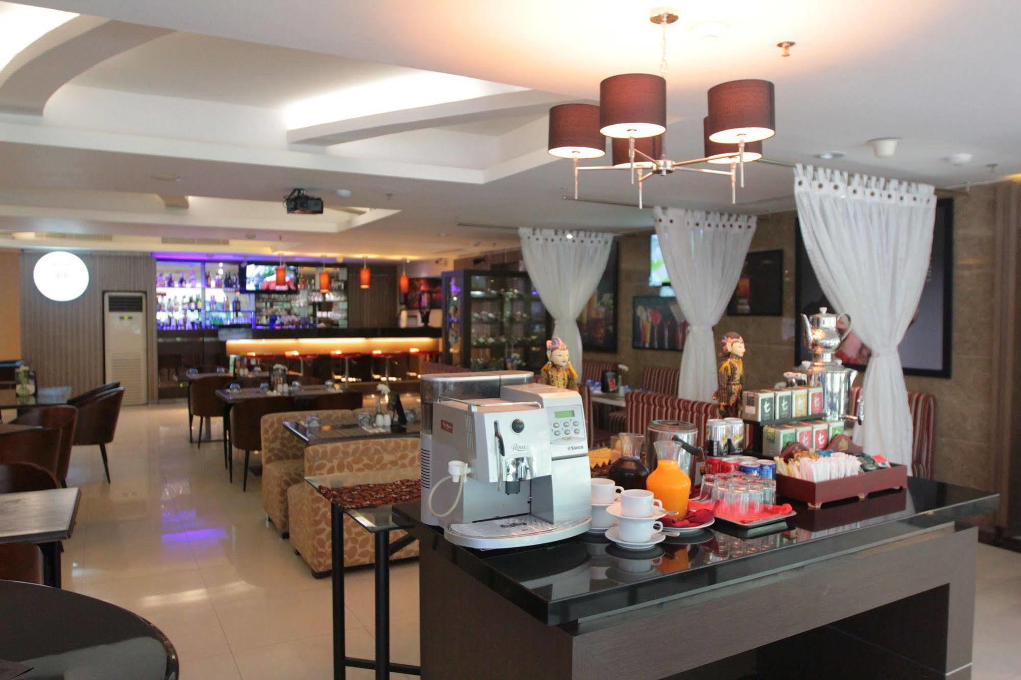 The Alana Surabaya Hotell Eksteriør bilde